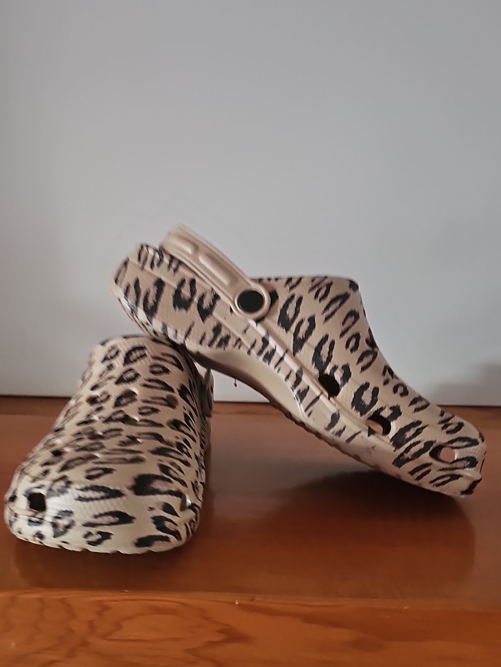 Source Unknown Leopard Print Beige & Black Clog Mules